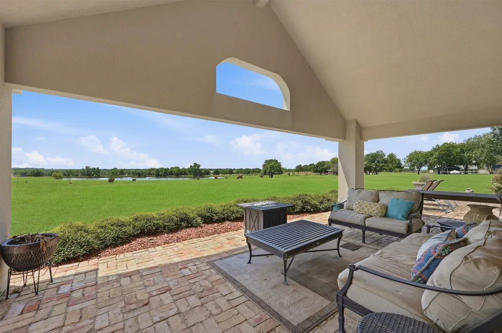 3112 Harris Street Gainesville, TX 76240