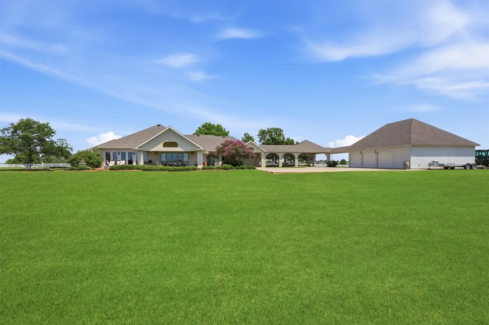 3112 Harris Street Gainesville, TX 76240