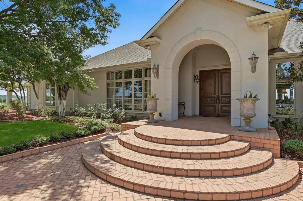 3112 Harris Street Gainesville, TX 76240