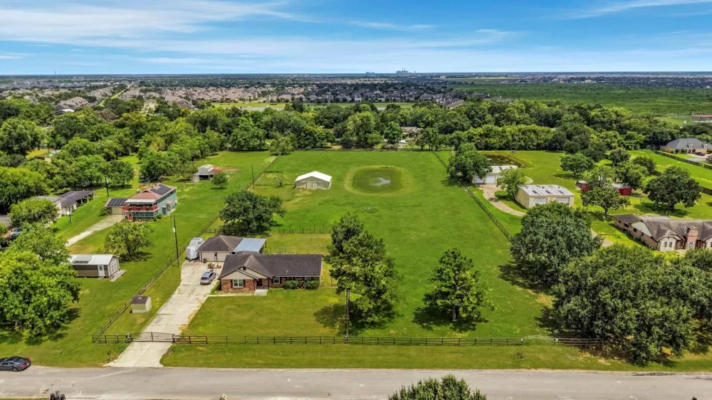 1011 Tori Richmond, TX 77469