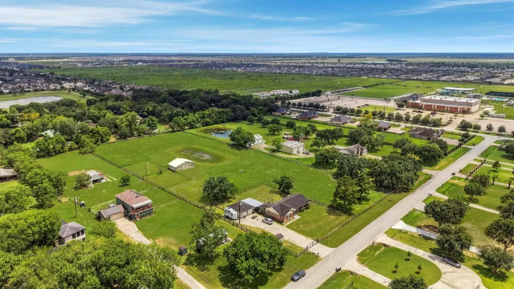 1011 Tori Richmond, TX 77469