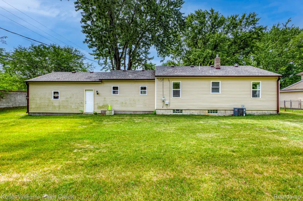 2244 Hammerslea Road Orion Charter Township, MI 48359