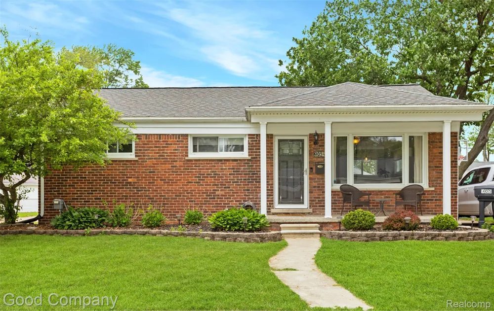 905 Parliament Avenue Madison Heights City, MI 48071