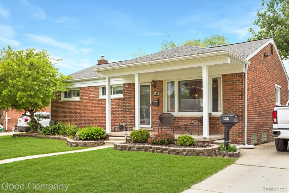 905 Parliament Avenue Madison Heights City, MI 48071