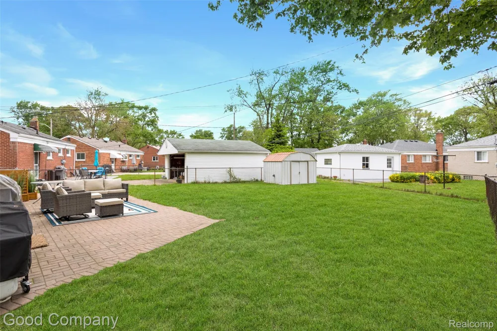 905 Parliament Avenue Madison Heights City, MI 48071