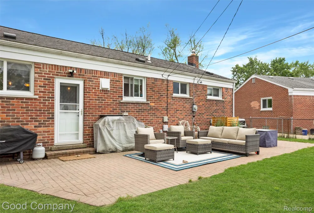 905 Parliament Avenue Madison Heights City, MI 48071