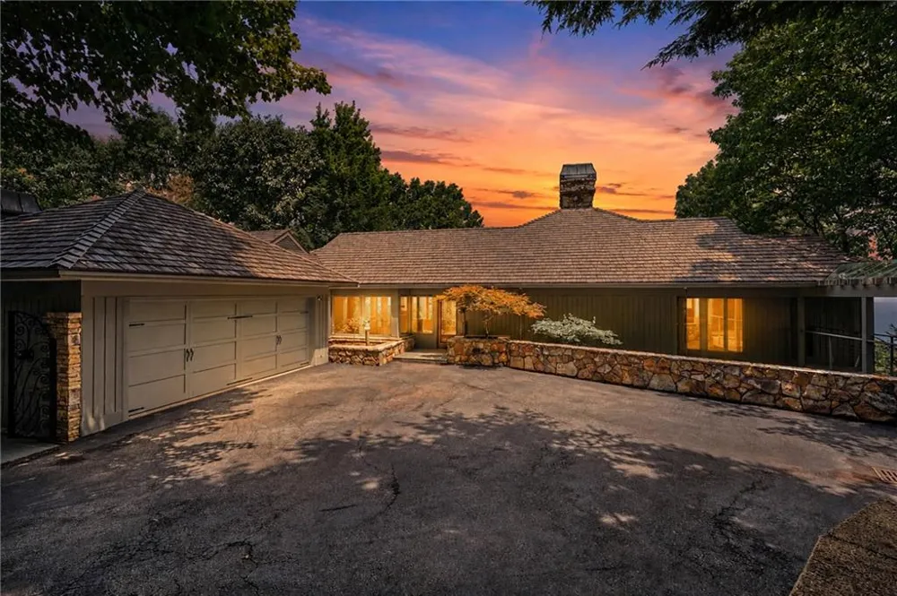 202 Sanderlin Mountain Drive Big Canoe, GA 30143