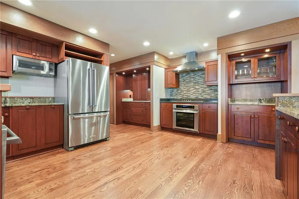 202 Sanderlin Mountain Drive Big Canoe, GA 30143