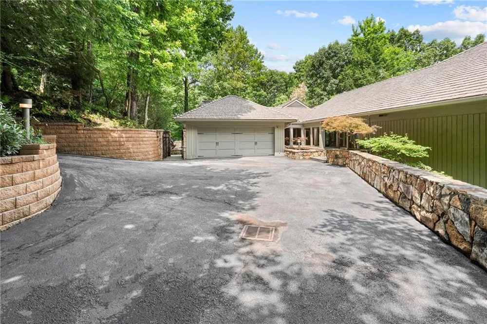 202 Sanderlin Mountain Drive Big Canoe, GA 30143
