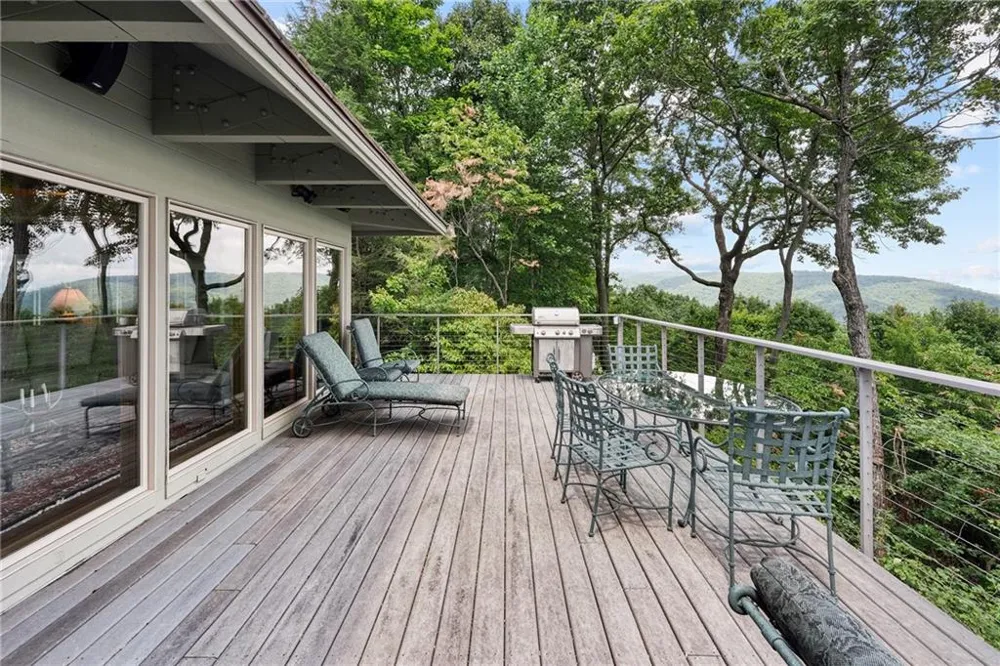 202 Sanderlin Mountain Drive Big Canoe, GA 30143