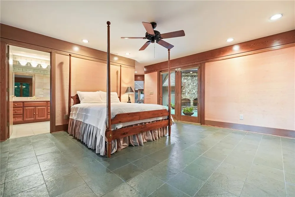 202 Sanderlin Mountain Drive Big Canoe, GA 30143