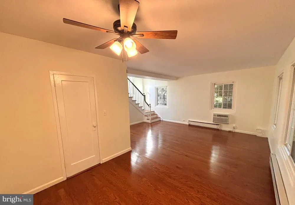 1643 PRESTON ROAD Alexandria, VA 22302