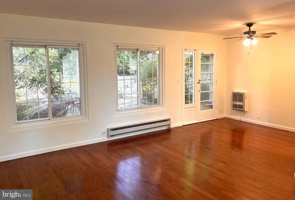 1643 PRESTON ROAD Alexandria, VA 22302