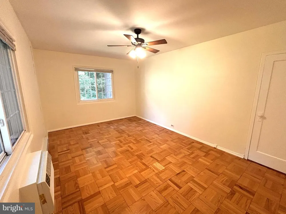1643 PRESTON ROAD Alexandria, VA 22302