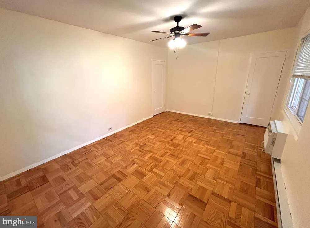 1643 PRESTON ROAD Alexandria, VA 22302
