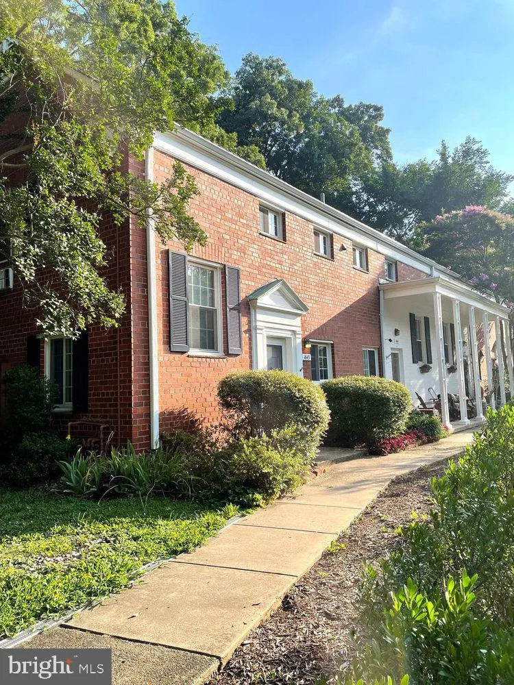 1643 PRESTON ROAD Alexandria, VA 22302
