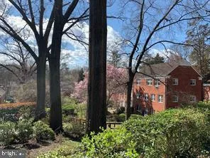 1643 PRESTON ROAD Alexandria, VA 22302