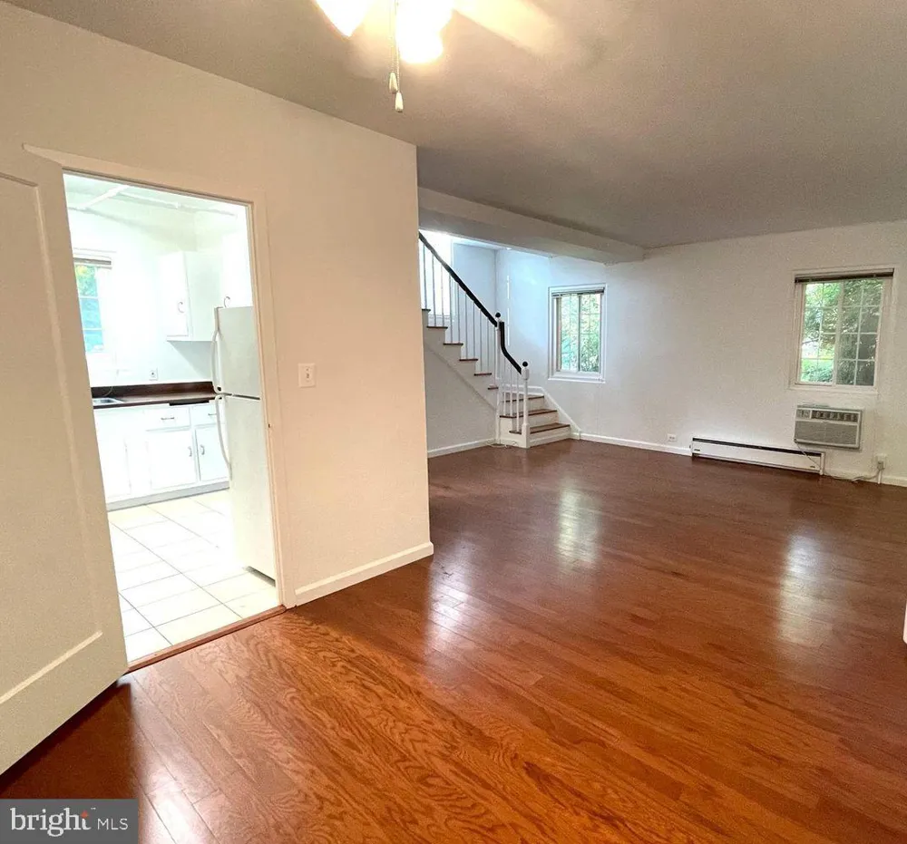1643 PRESTON ROAD Alexandria, VA 22302