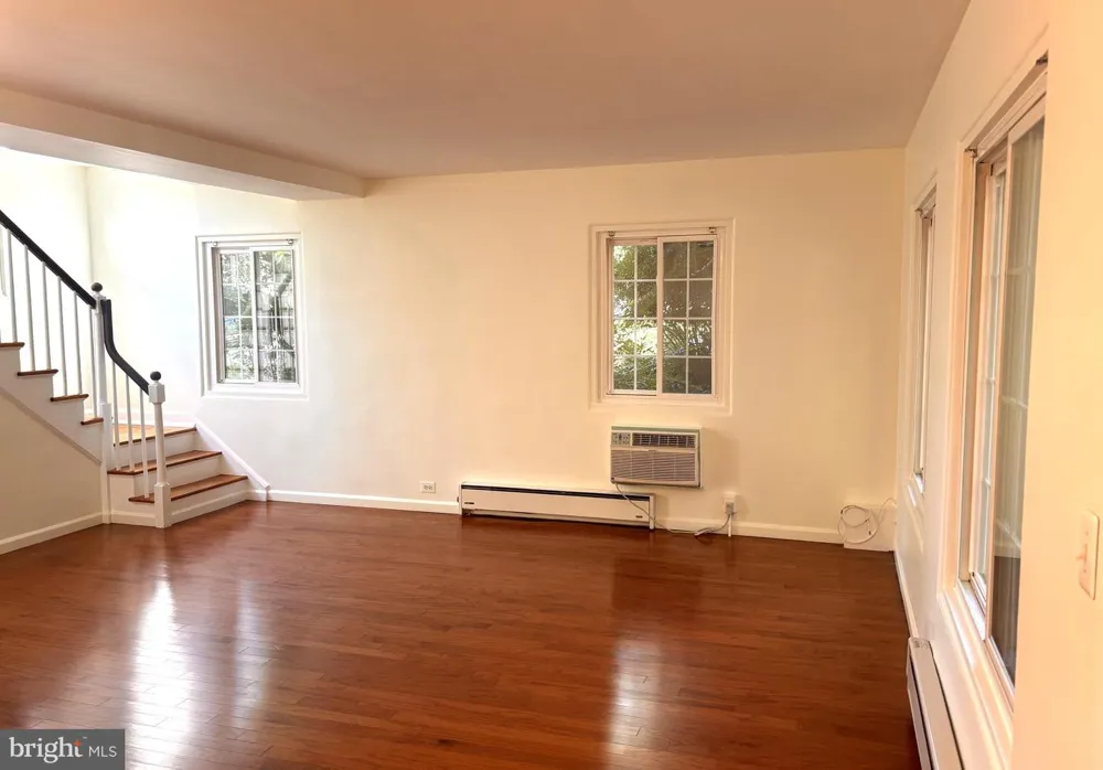 1643 PRESTON ROAD Alexandria, VA 22302