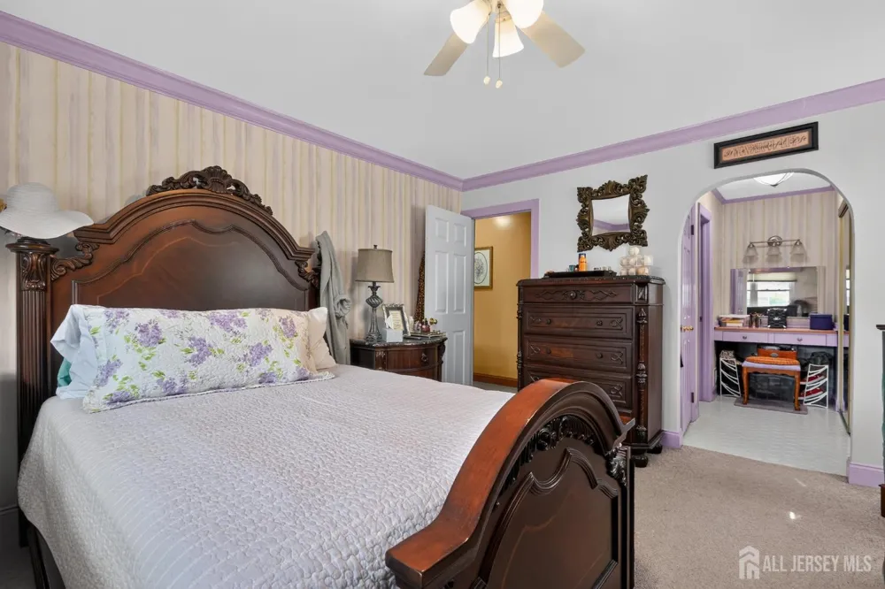 4 Windsor Road Howell, NJ 07731