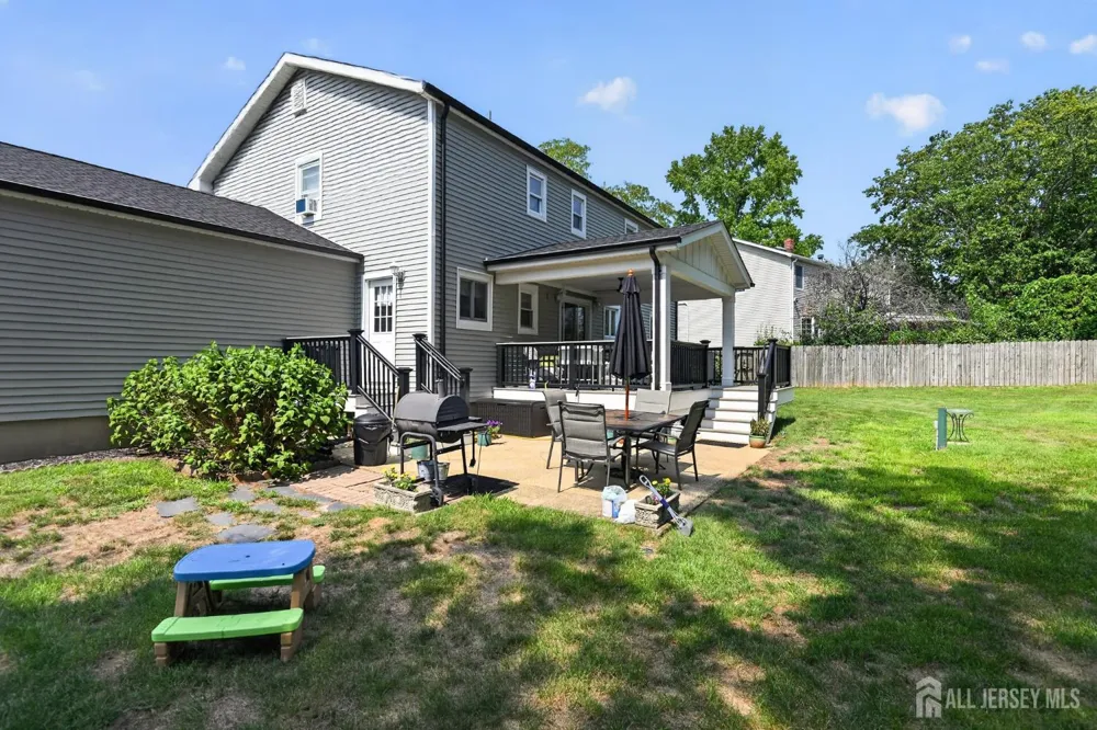 4 Windsor Road Howell, NJ 07731
