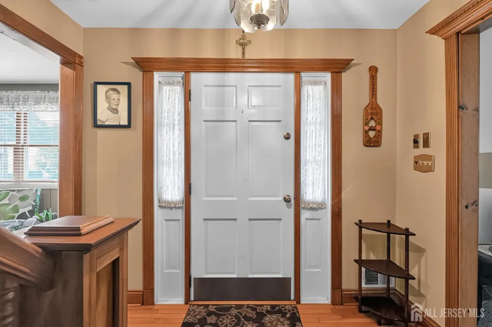 4 Windsor Road Howell, NJ 07731