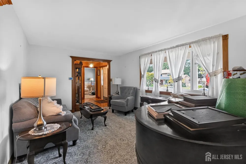 4 Windsor Road Howell, NJ 07731