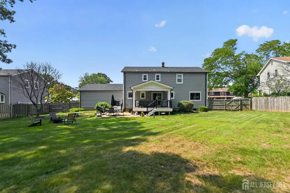 4 Windsor Road Howell, NJ 07731