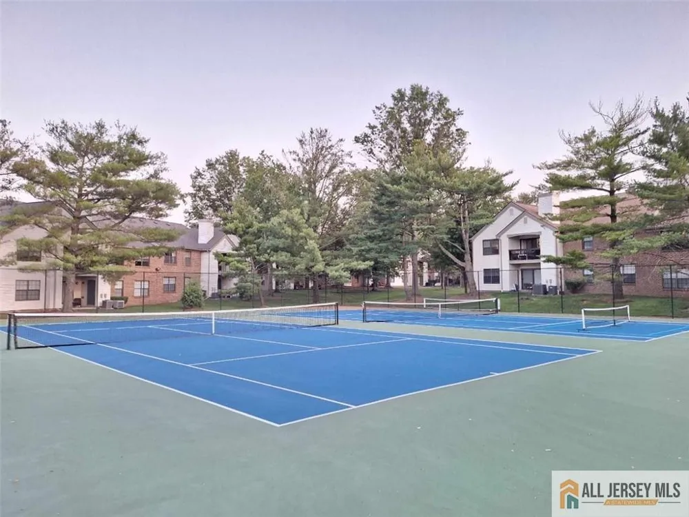 510 Sunshine Court Sayreville, NJ 08859