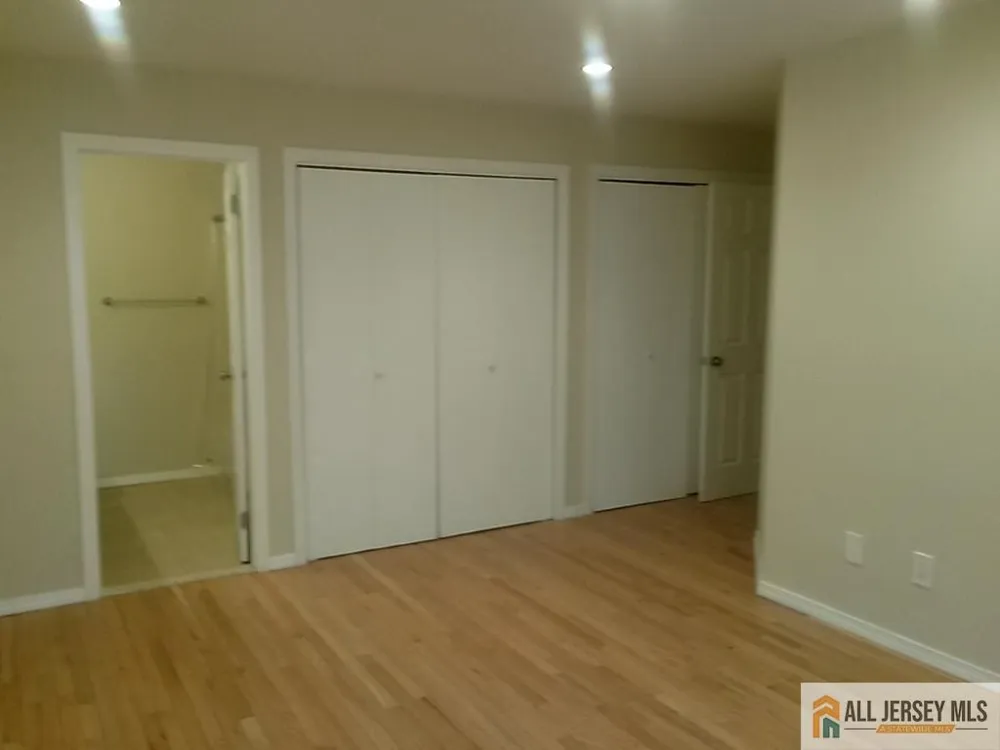 510 Sunshine Court Sayreville, NJ 08859
