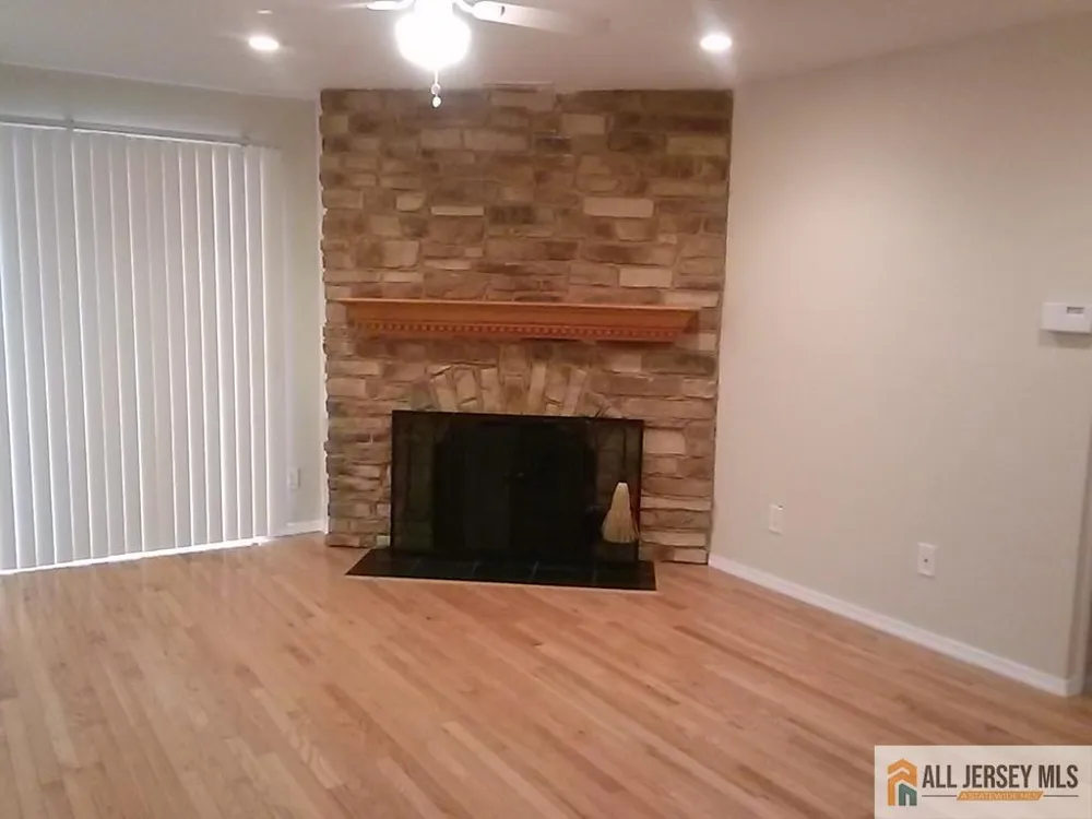 510 Sunshine Court Sayreville, NJ 08859