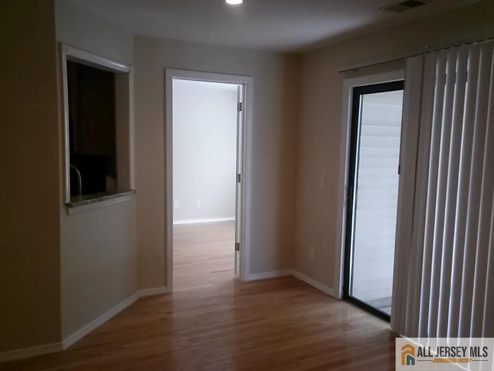 510 Sunshine Court Sayreville, NJ 08859