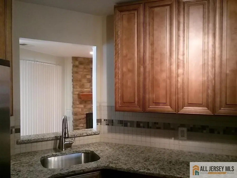 510 Sunshine Court Sayreville, NJ 08859