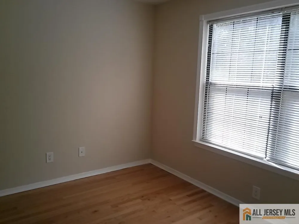 510 Sunshine Court Sayreville, NJ 08859