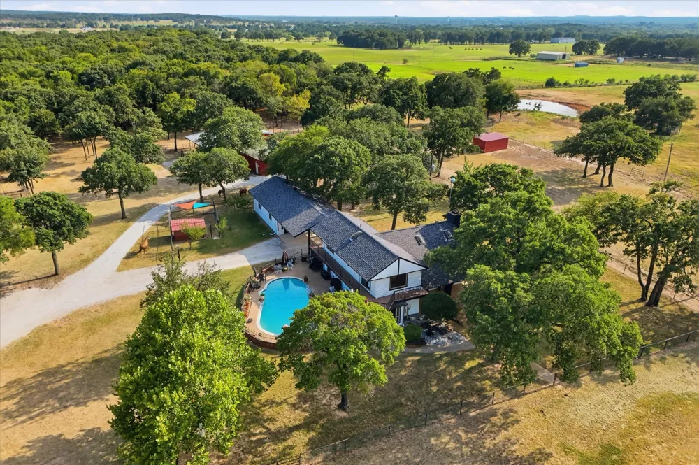 12 County Road 2114 Gainesville, TX 76240
