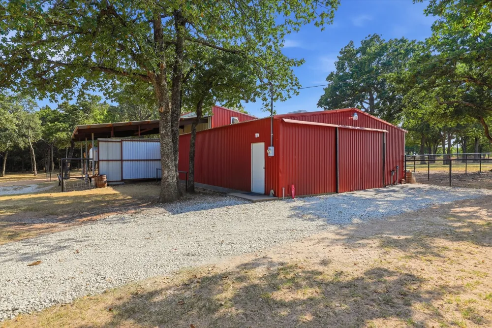 12 County Road 2114 Gainesville, TX 76240
