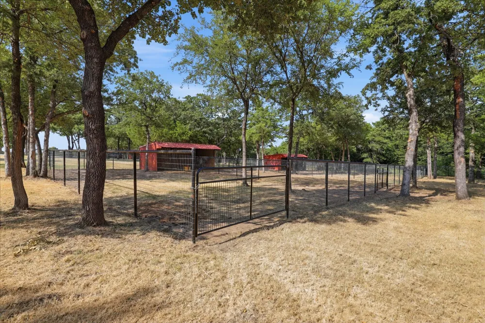 12 County Road 2114 Gainesville, TX 76240
