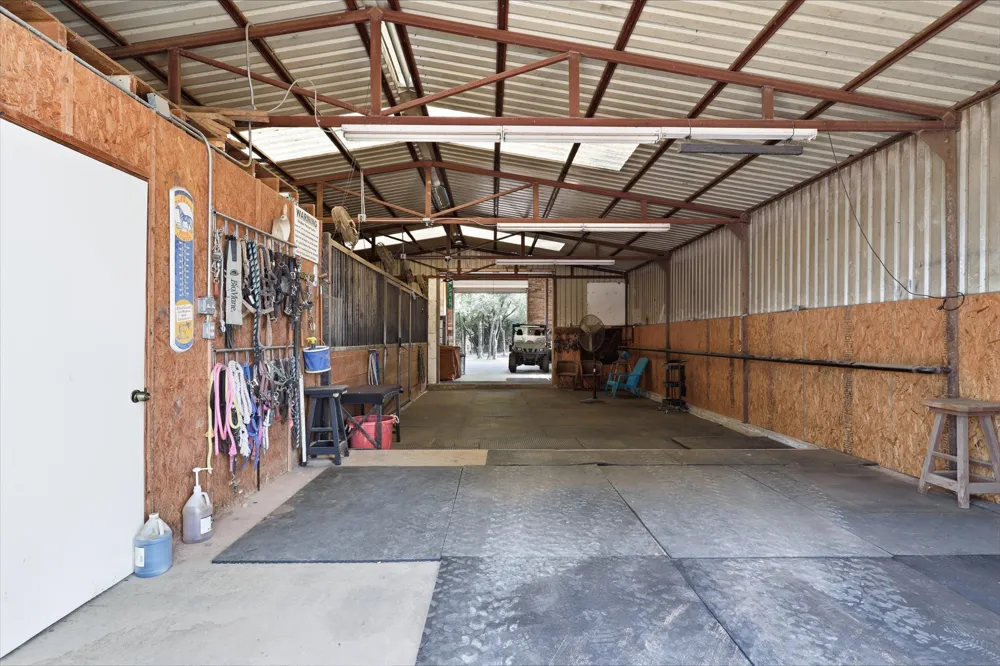 12 County Road 2114 Gainesville, TX 76240