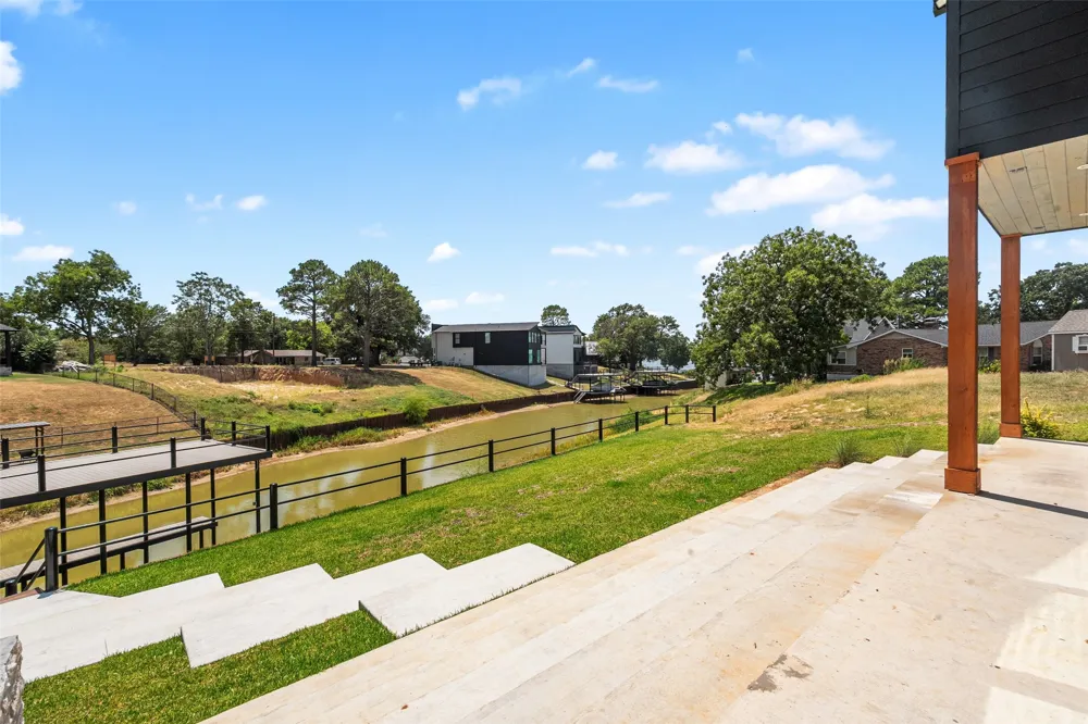 219 Autumn Wood Trail Gun Barrel City, TX 75156