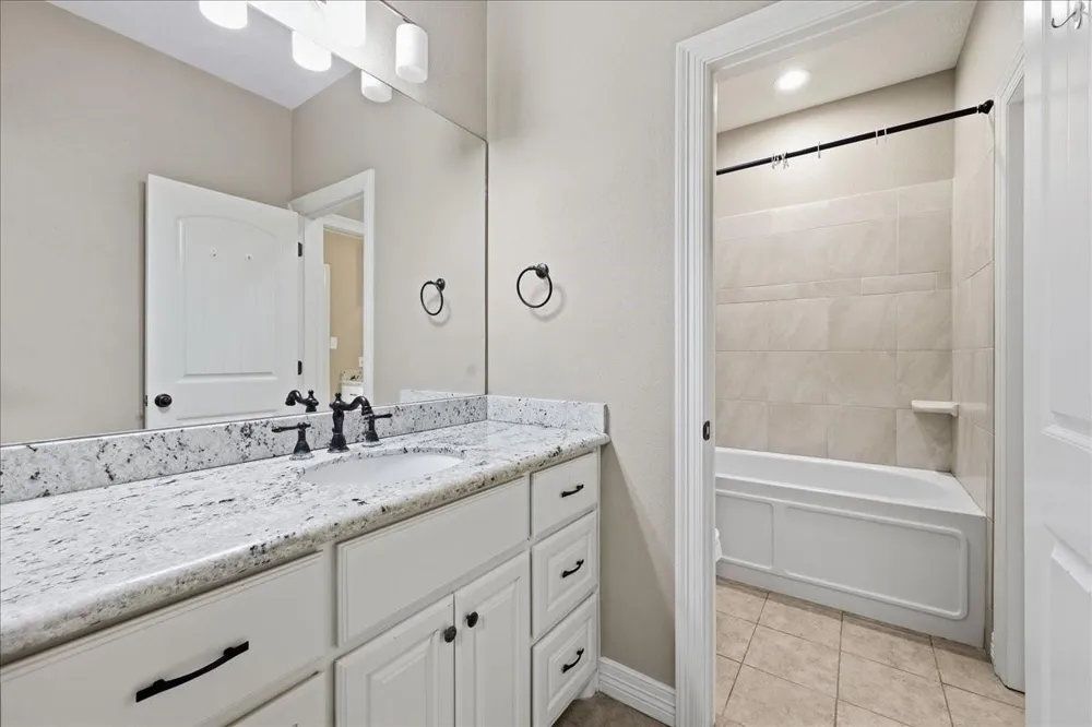 160 Colonial Estates Drive Bridge City, TX 77611