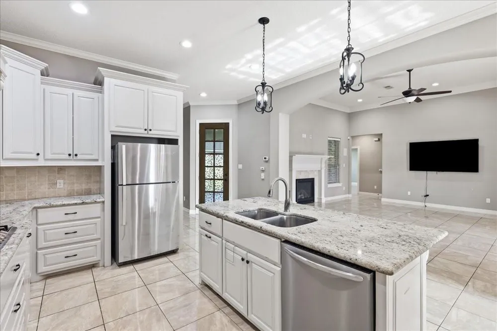 160 Colonial Estates Drive Bridge City, TX 77611