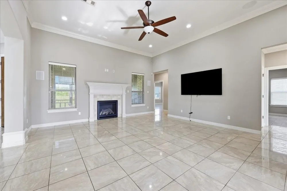 160 Colonial Estates Drive Bridge City, TX 77611