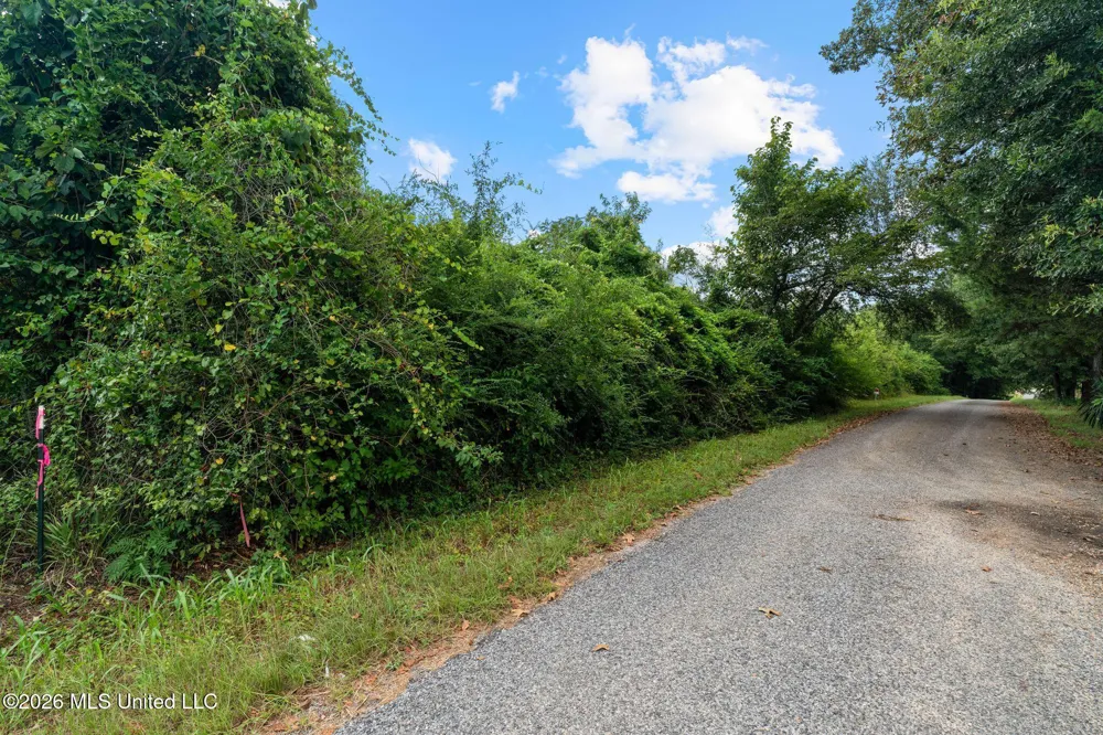 3 Hwy 84 Collins, MS 39428