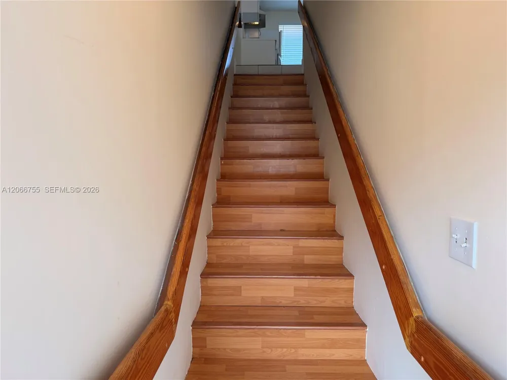 8019 Lake Dr #202 Doral, FL 33166