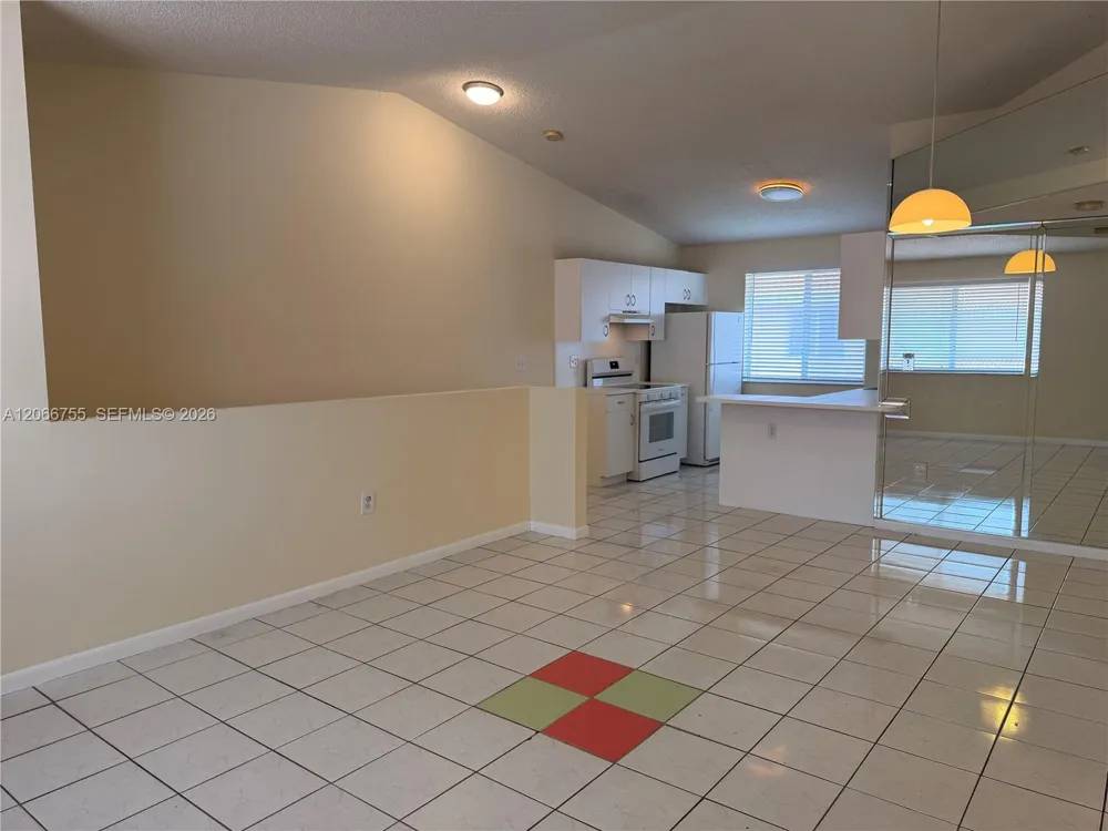 8019 Lake Dr #202 Doral, FL 33166