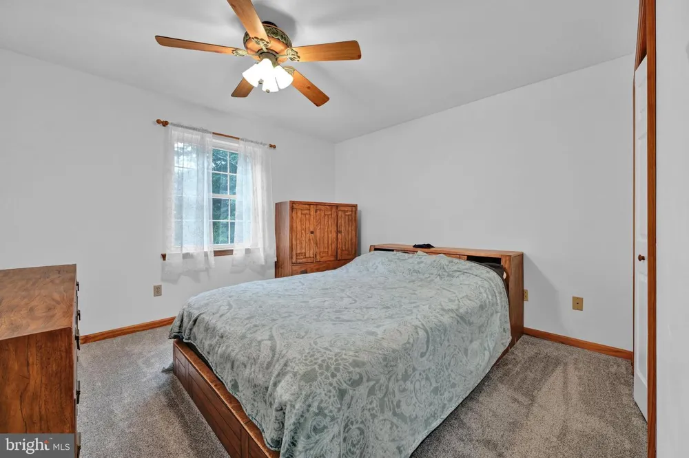 696 PINE HILL ROAD Andreas, PA 18211