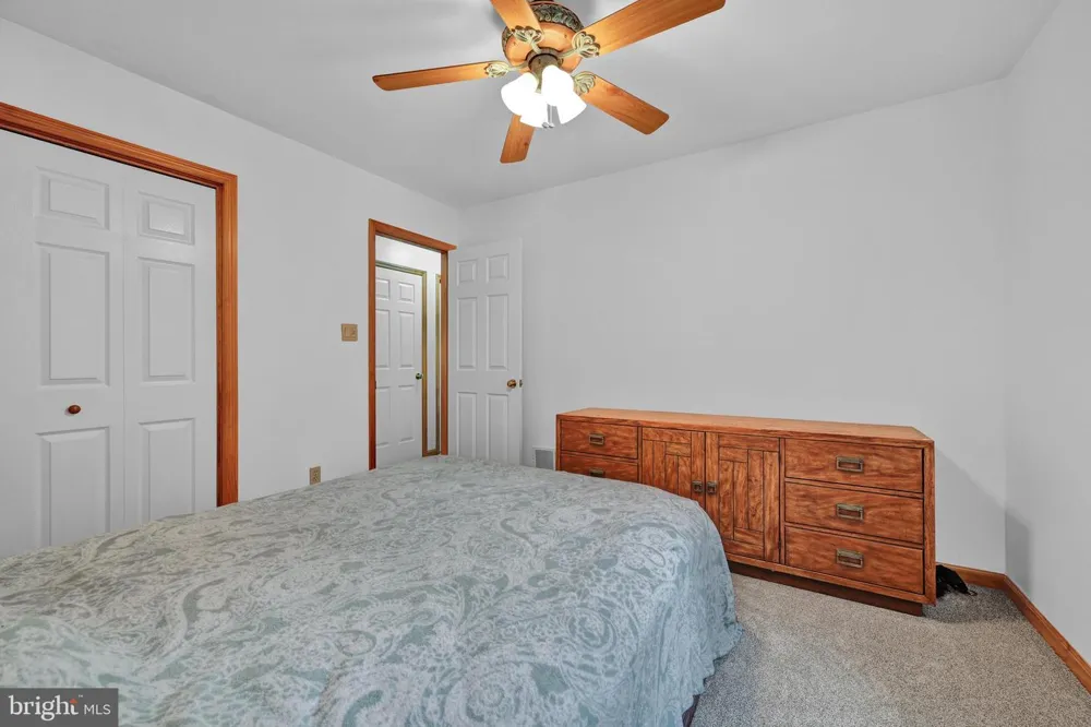696 PINE HILL ROAD Andreas, PA 18211