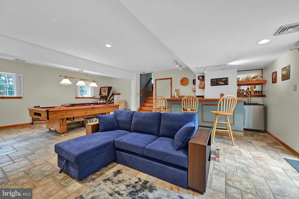 696 PINE HILL ROAD Andreas, PA 18211