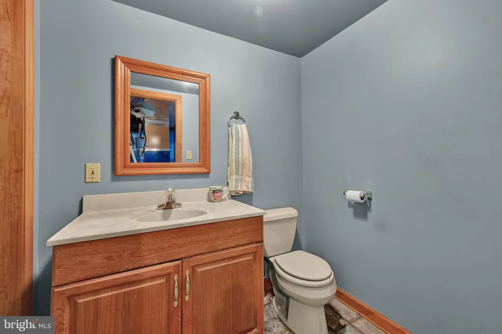 696 PINE HILL ROAD Andreas, PA 18211