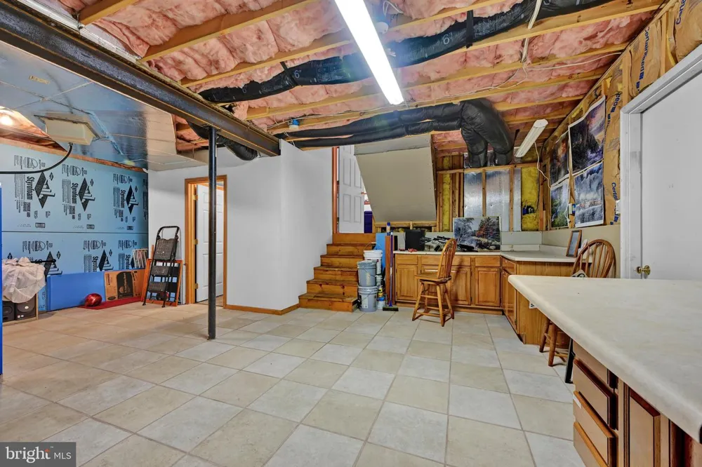 696 PINE HILL ROAD Andreas, PA 18211